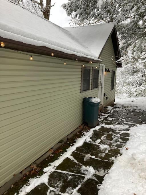 Peaceful Seasonal Wooded Cottage Close To Everything Tafton Eksteriør bilde