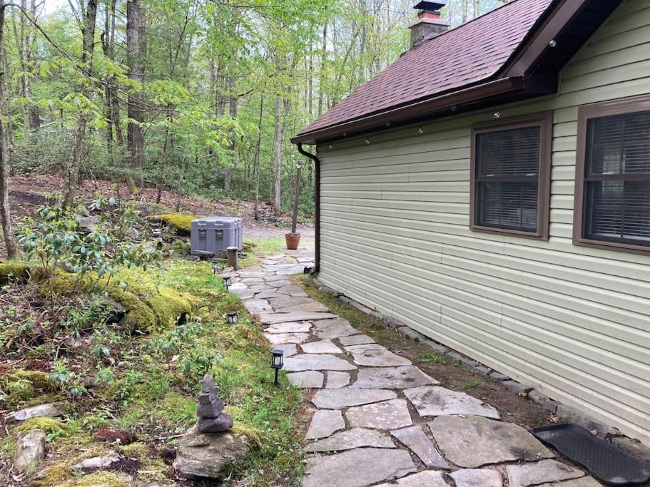 Peaceful Seasonal Wooded Cottage Close To Everything Tafton Eksteriør bilde